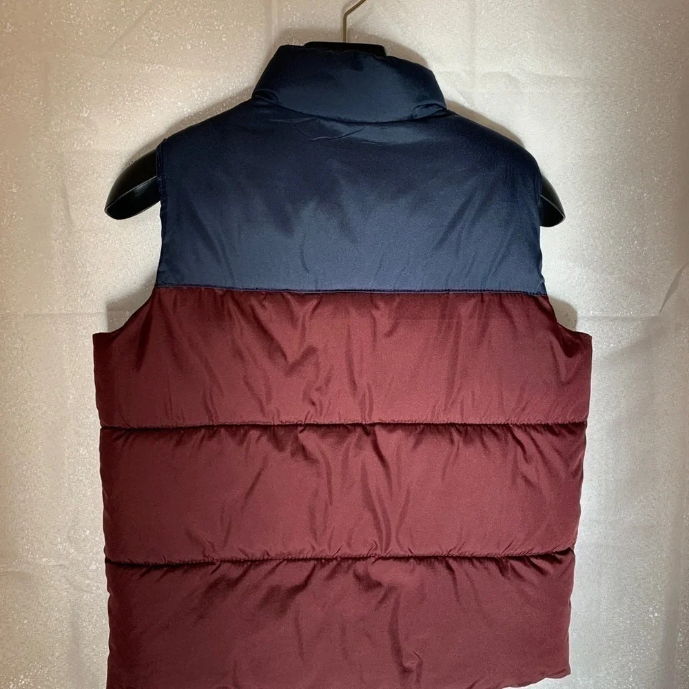 Old Navy boys puffs vest size small(6-7) blue and burgundy